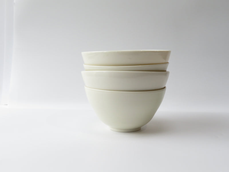 Set of 4 white Breakfast Bowls (No5)