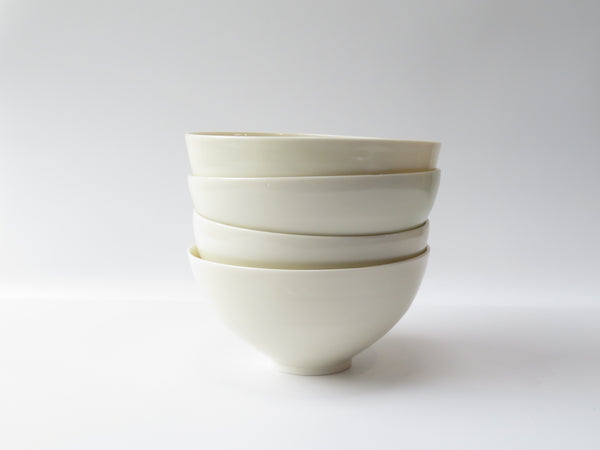 Set of 4 white Breakfast Bowls (No7)
