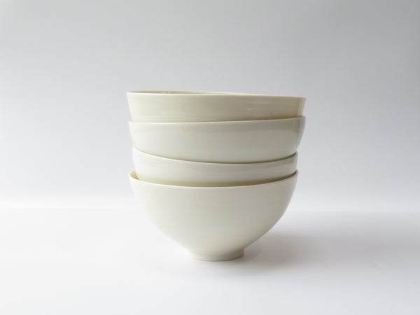 Set of 4 white Breakfast Bowls (No7)
