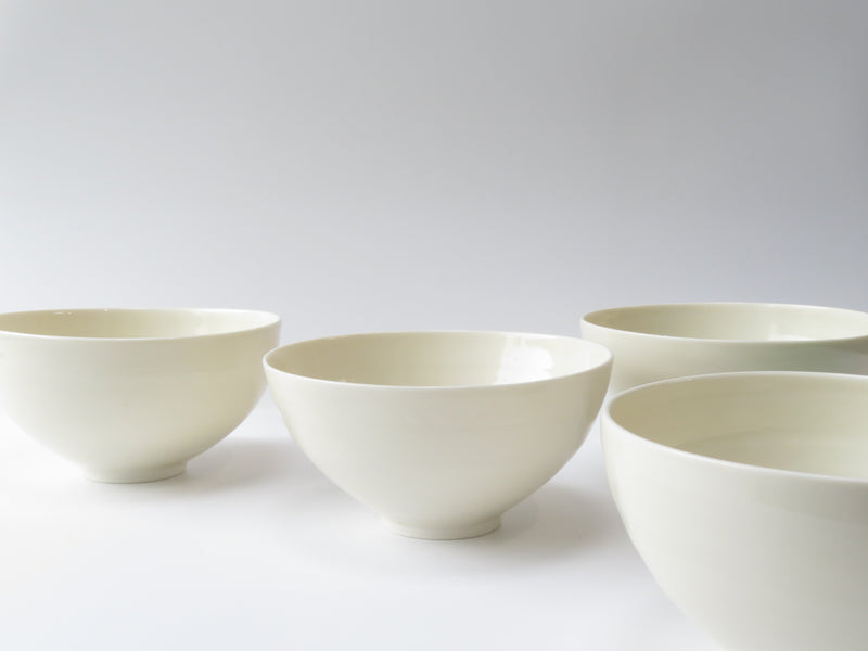 Set of 4 white Breakfast Bowls (No7)