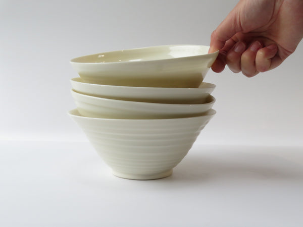 Set of 4 White Luna Breakfast Bowls (No 12)